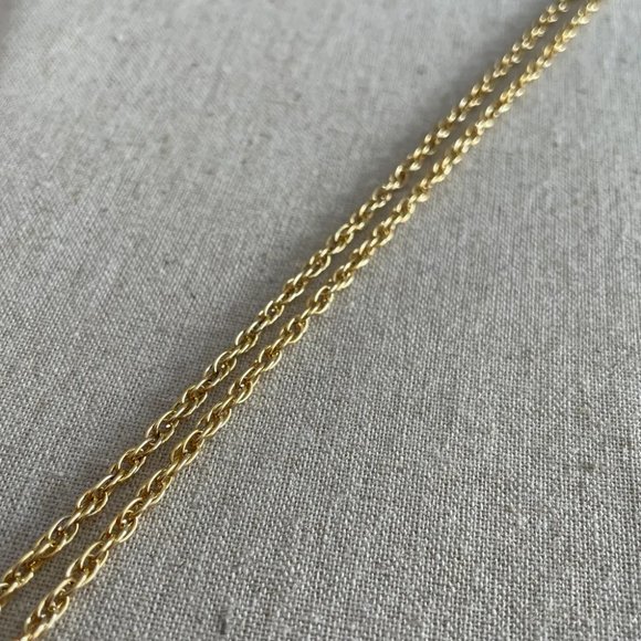 Vintage Faux Ivory Pendant with Long Gold Chain - Picture 4 of 6